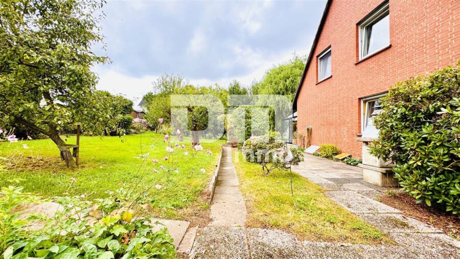 Modernisiertes Einfamilienhaus mit Einliegerwohnung, Wintergarten, Sauna und 2 Garagen - IMG_5488